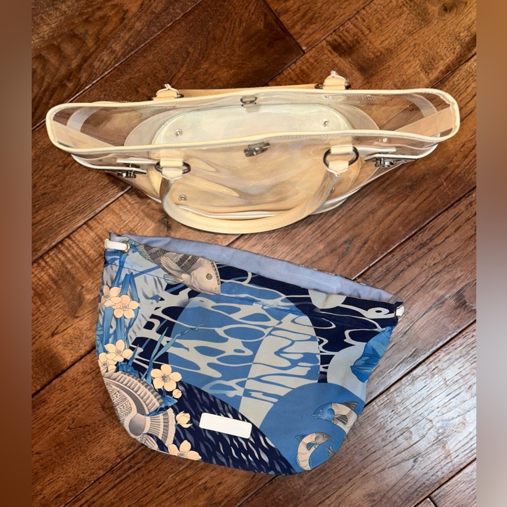 ✨ Salvatore Ferragamo Y2K Scarf Print PVC Tote | Koi + Lotus Snap-In Pouch |Rare - Picture 9 of 16